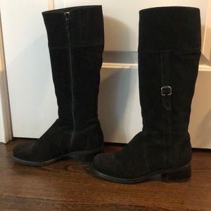 Water proof black suede boots